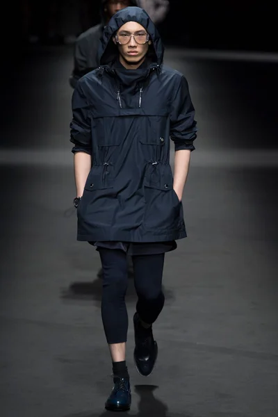 Look 30
